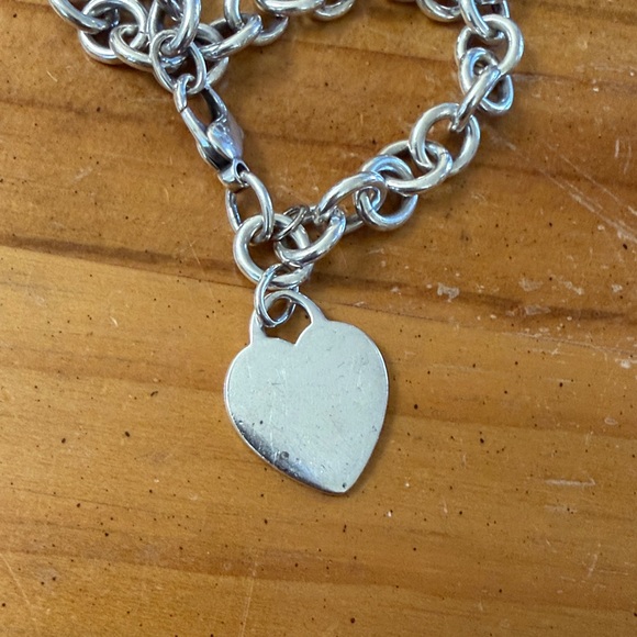 Tiffany and Co 925 Sterling Blank Heart Charm Bracelet, authentic, 7 1/2” - Picture 4 of 6